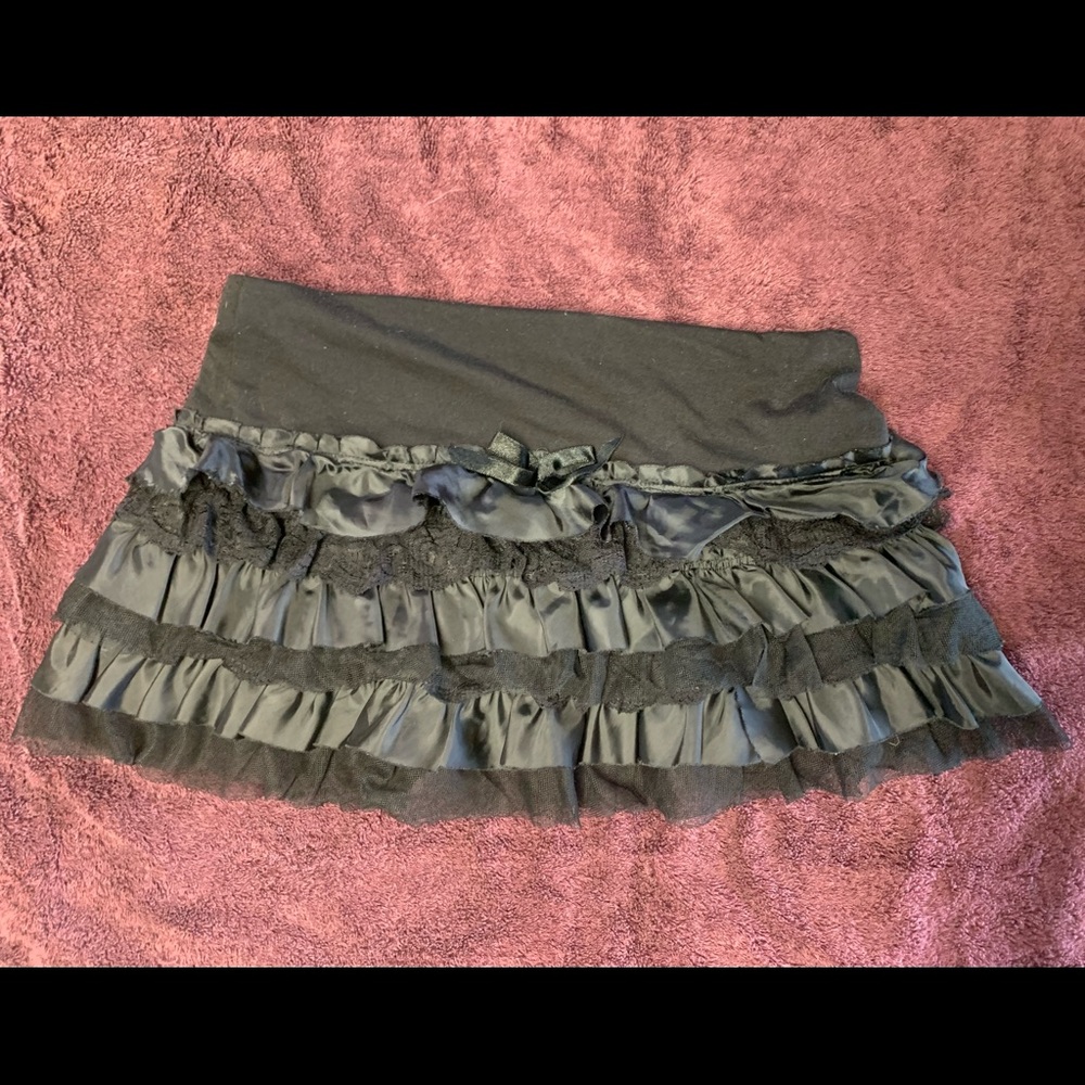 Super Low Fat black ruffle mini skirt